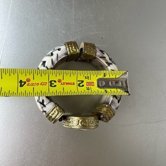 Vintage Carved African Indian Elephant Hinged Pull Pin Bangle Bracelet - Picture 7 of 7